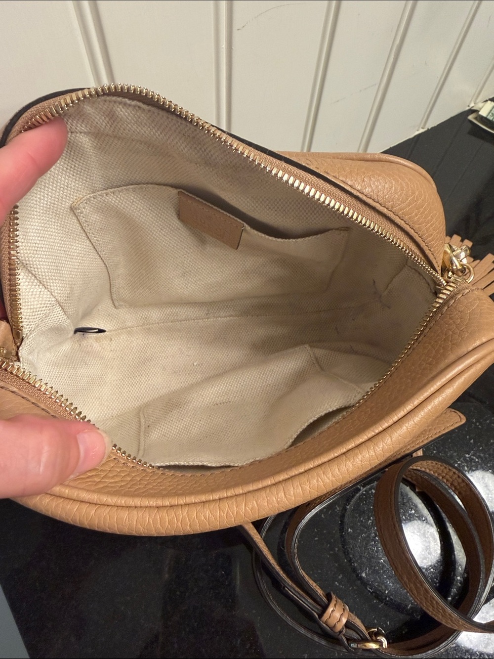 Gucci Tan Pebbled Leather Crossbody Camera Bag - Picture 2 of 10